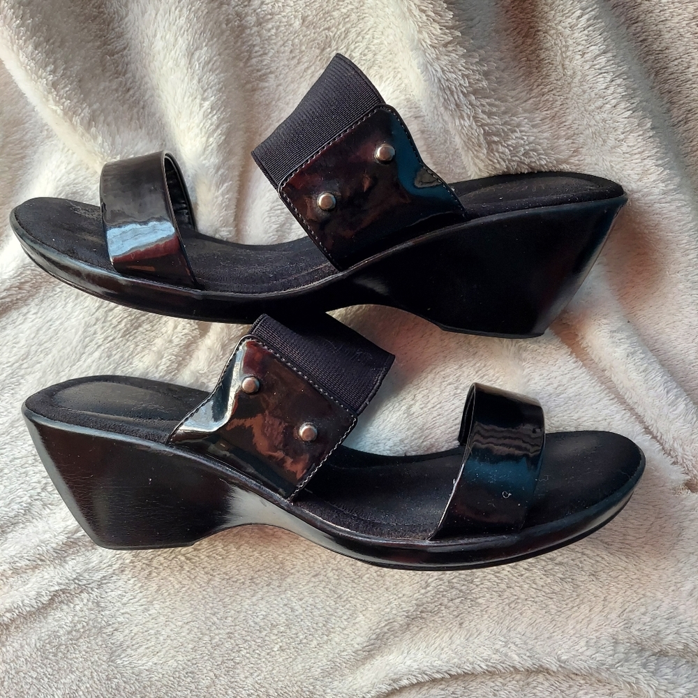 Comfy Wedge Sandals